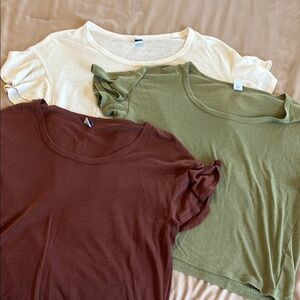 Women’s Ruffle Sleeve Trio Top - Green, Rust, White